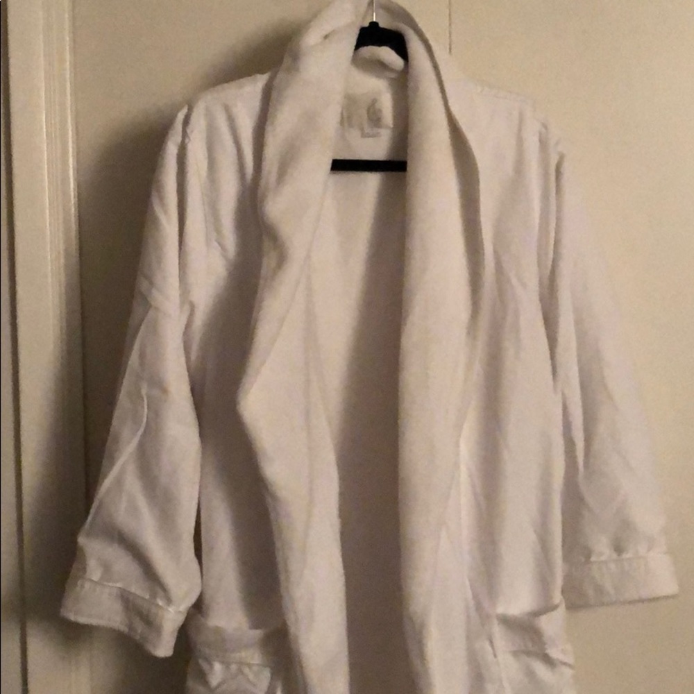 Luxury Bath Robe - Picture 7 of 7